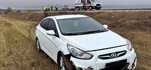 Bilecik'te tarlaya giren otomobildeki 2 kişi yaralandı