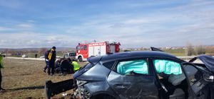 Otomobille hafif ticari aracın çarpıştığı kaza kamerada; 1’i çocuk, 6 yaralı