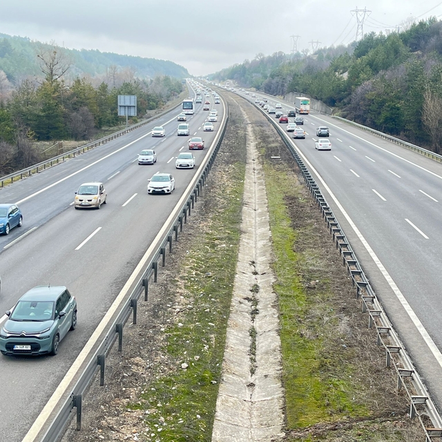 Bayram tatili dönüşünde Bolu'da trafikte hafif yoğunluk (2)