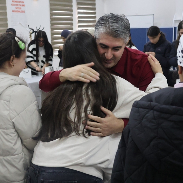 Erzurum'da bayram sevinci: Çocuk evlerinde anlamlı buluşma