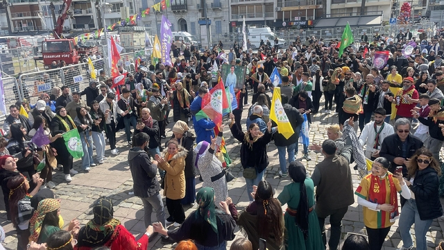 İzmir'de nevruz kutlandı