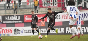 Van Spor FK sahasında Sarıyerspor ile golsüz berabere kaldı