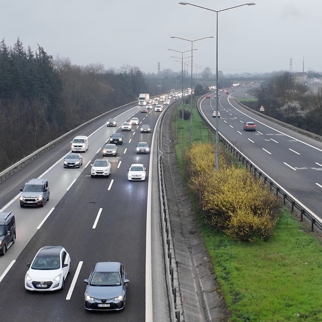 Anadolu Otoyolu'nun Düzce geçişinde dönüş yoğunluğu