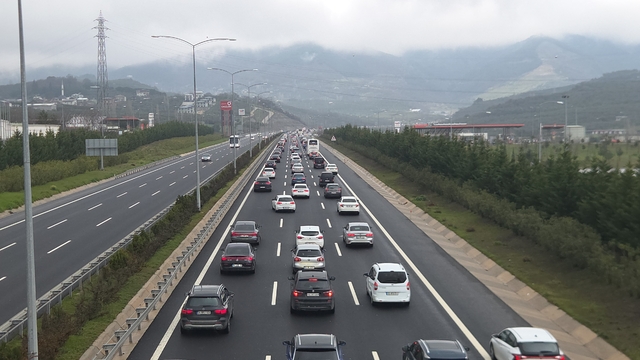 Bursa-Ankara kara yolunda bayram dönüşü yoğunluğu (2)