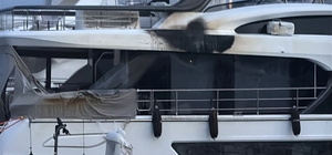 Bodrum'daki yat yangını sonrası temizlik ve enkaz kaldırma çalışması başlatıldı