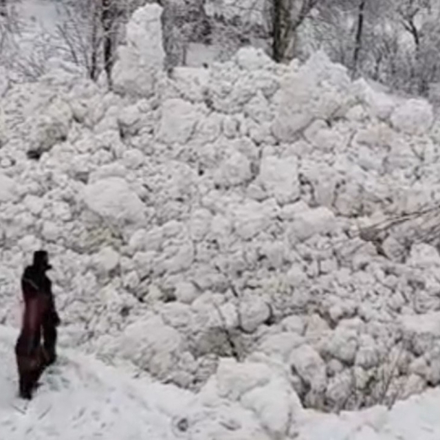 Yüksekova'da aynı bölgede ikinci çığ