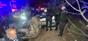 Adıyaman'da otomobil şarampole yuvarlandı: 2 yaralı