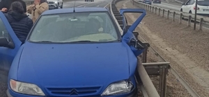 El freni çekilmediği için hareket eden otomobile, başka otomobil çarptı: 1 ölü, 3 yaralı