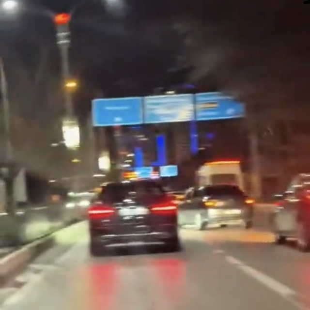 Elazığ'da, makas atan araç kamerada