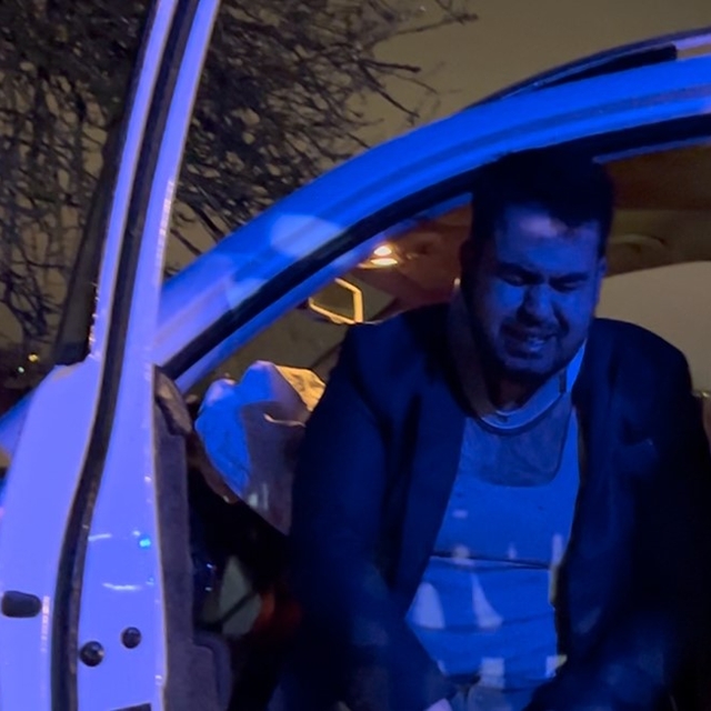 Tarlaya giren otomobil ağaca çarptı, sürücü gözyaşlarını tutamadı