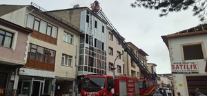 Refahiye’de tarihi lokantada baca yangını paniğe neden oldu