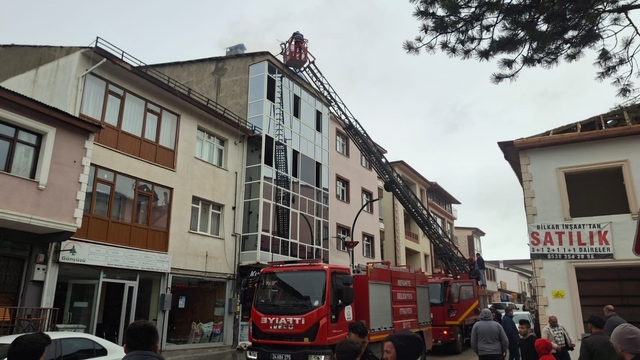 Refahiye'de tarihi lokantada baca yangını paniğe neden oldu