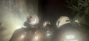 Antakya'da binanın bodrum katında yangın