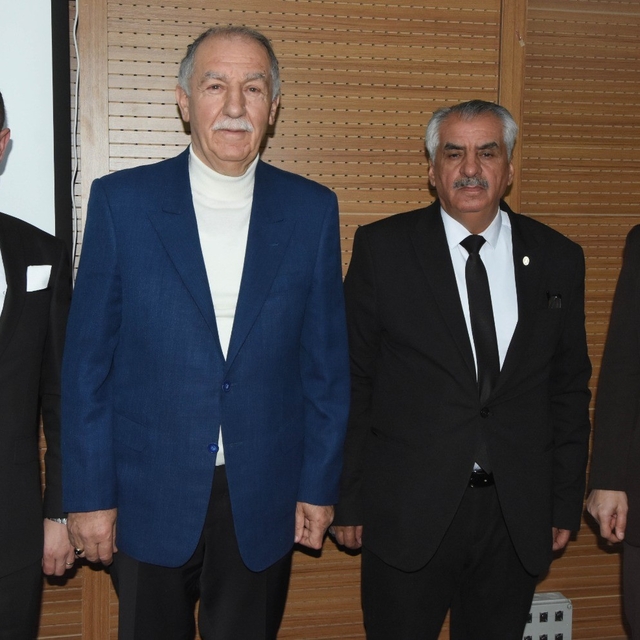 Şenkaya'da Esnaf Odası'na kadın eli