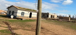 Direği oyup kaçak hat çekmişler Dicle Elektrik 20 metrelik gizli düzeneği ortaya çıkardı