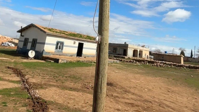 Direği oyup kaçak hat çekmişler
Dicle Elektrik 20 metrelik gizli düzeneği ortaya çıkardı