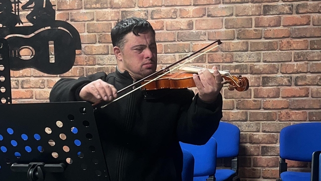 Down sendromlu Kadir'in müzik aşkı