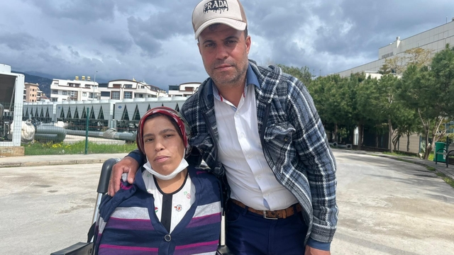 Hastanede 40 günlük umut nöbeti
Böbrekleri iflas eden eşinin tek yaşama şansı böbrek nakli