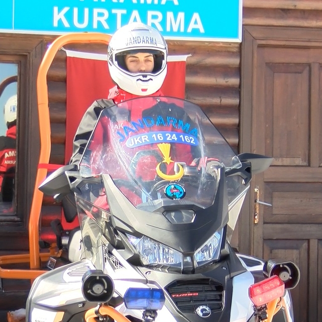 'Beyaz cennet'te tatilcilerin güvenliği Eda astsubaya emanet