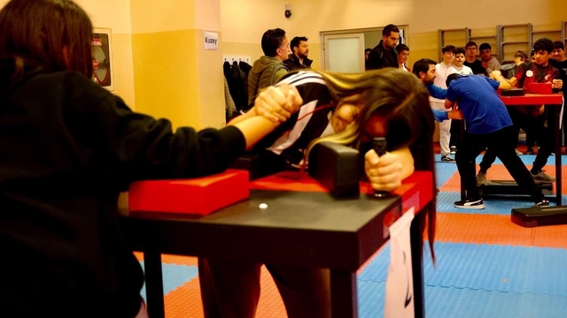 Bilecik'te Bilek Güreşi Yıldızlar İl Birinciliği tamamlandı