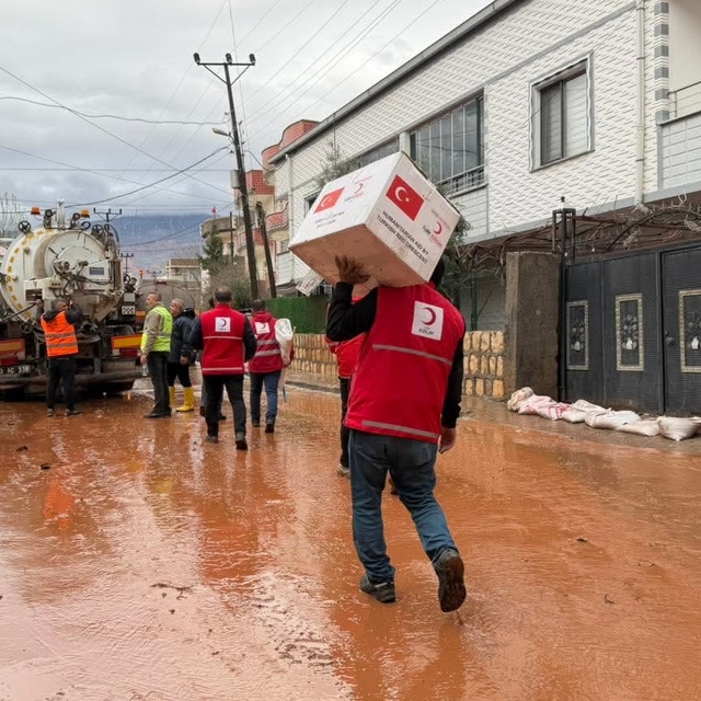 Kasrik selle sarsıldı, Kızılay yaraları sarmak için çalışma başlattı