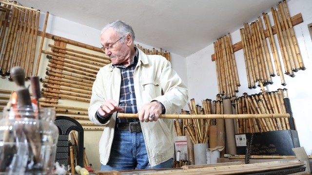 80 yaşında Çukurova kamışlarını sanata dönüştürüyor
Çukurova'nın kamışını neye dönüştüren 80'lik usta