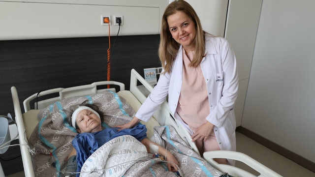 60 yıllık sessizliği koklear implantla son bulacak