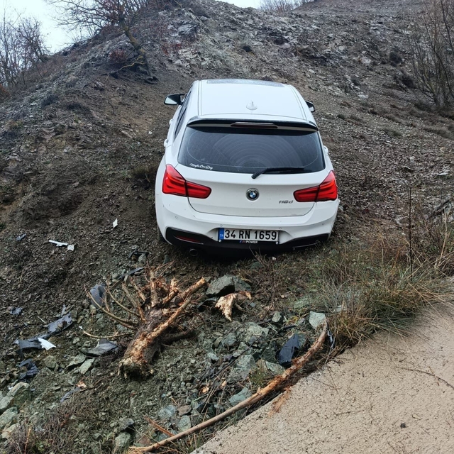 Bilecik'te kaygan yol kazaya sebep oldu : 2 yaralı