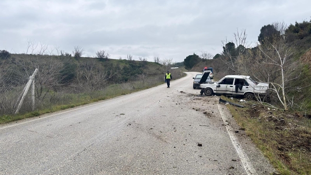 Bilecik'te iki ayrı trafik kazasında 3 kişi yaralandı