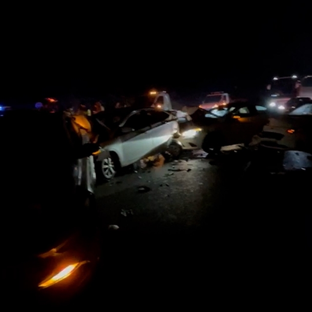 Bayram dönüşü trafiğinde zincirleme kaza: 5 araç birbirine girdi