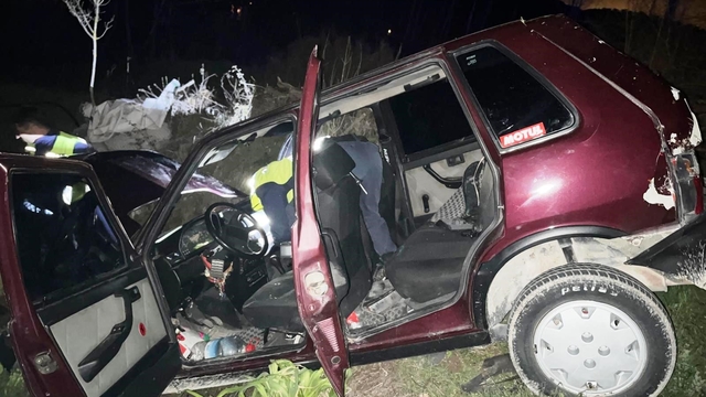 Emet'te otomobil şarampole yuvarlandı: 4 yaralı