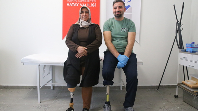 Ampute protez teknikeri kendisi gibi uzuv kaybı yaşayanlara umut oluyor
