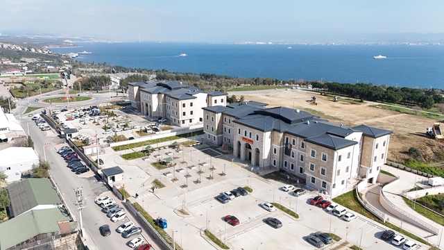 Darıca'da yeni hükümet konağı ve belediye binası hizmete başladı