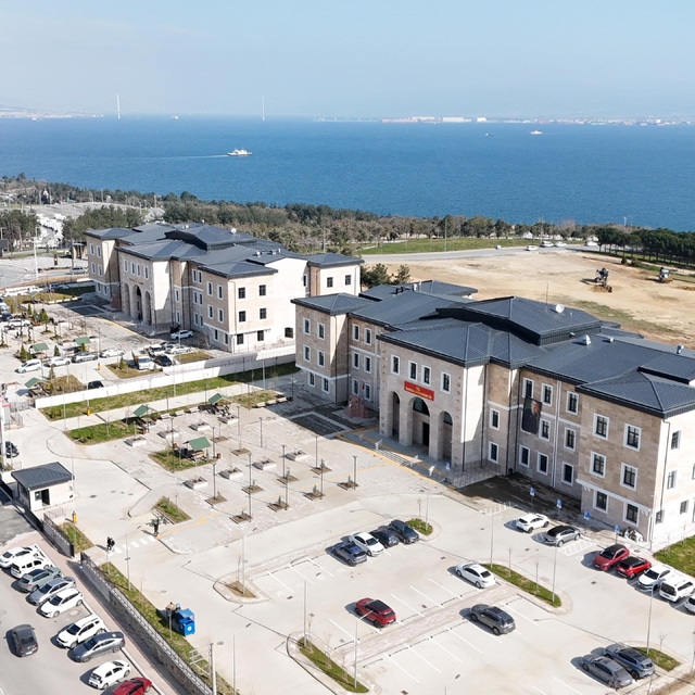 Darıca'da yeni hükümet konağı ve belediye binası hizmete başladı