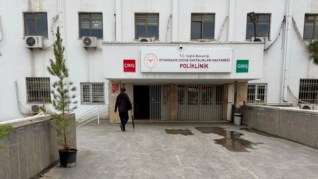 Çocuk Hastalıkları Hastanesinde bayramda örnek uygulama