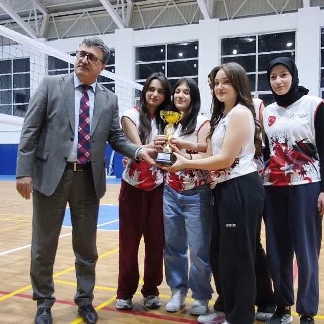 Kurumlar Arası Voleybol Turnuvası sona erdi