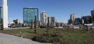 8 bin metrekarelik Dünya Kavşağı çevreci peyzajla yenilendi