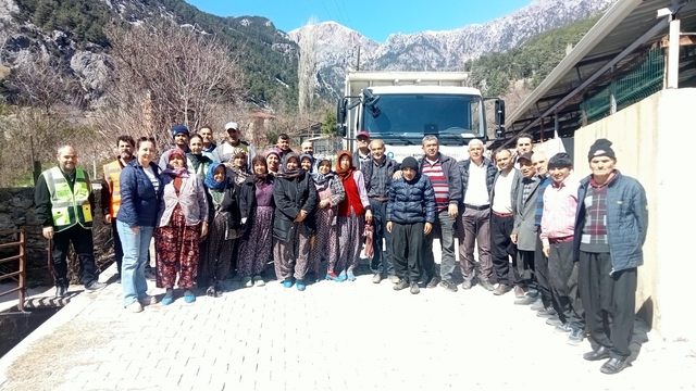 Büyükşehir'den üreticilere ipekböceği besleme tablası desteği