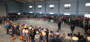 Başkan Palancıoğlu güne mesai arkadaşlarıyla bayramlaşarak başladı