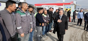 Talas’ta bayram coşkusu: Başkan Yalçın personelle kucaklaştı