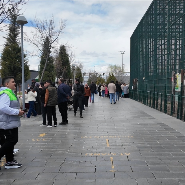 Büyükşehirin hayvanat bahçesinde bayram yoğunluğu: 40 bin ziyaretçi