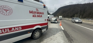 Bolu Dağı Tüneli'nde otomobille kamyonet çarpıştı: 2'si çocuk 4 yaralı