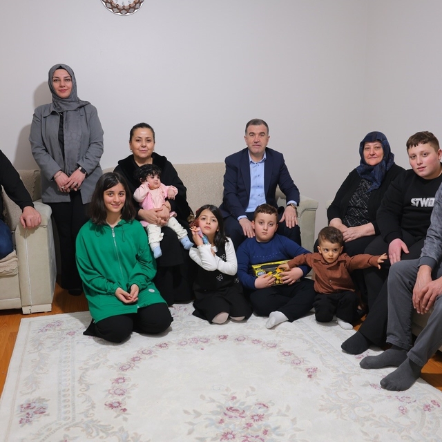 Bayburt'ta şehit ve gazi ailelerine bayram ziyareti