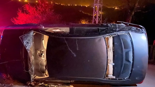 Sinop'ta otomobil devrildi: 2 yaralı