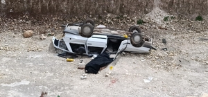 Otomobil 10 metrelik çukura düştü: 1 ölü, 1 yaralı