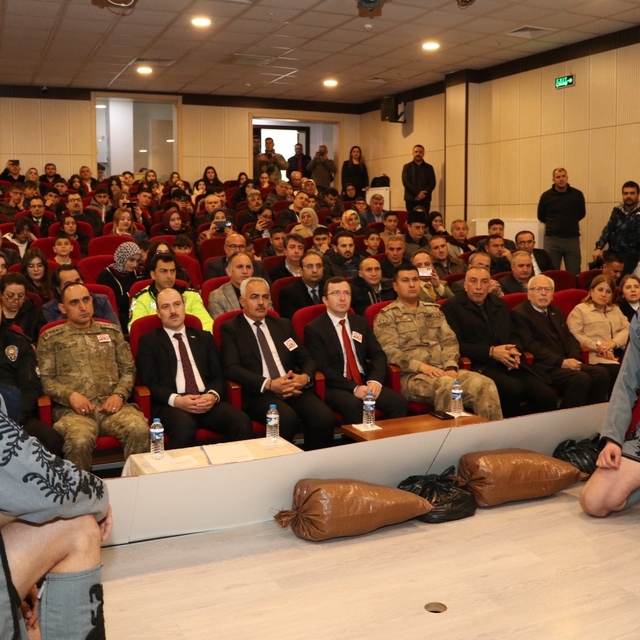 Oltu'da Çanakkale Şehitleri anıldı