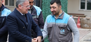 Hacılar Belediyesi personeli mesai başlangıcında bayramlaştı