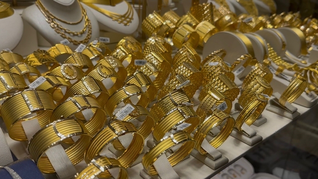 Altında bankalar ile canlı piyasadaki makas gramda 500 lirayı geçti
Bursa Kuyumcular Odası Başkanı İsa Altıkardeş:
"Bu rakamlar alım fırsatı, altından korkmayın. Gördüğü yeri her zaman geçer"