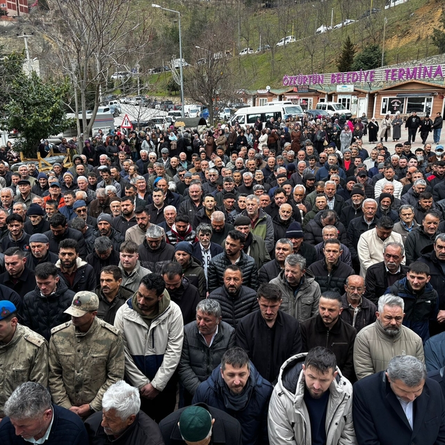Giresun'daki kazada hayatını kaybeden kardeşlerin cenazesi defnedildi