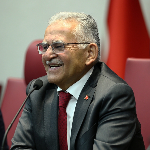 Personeliyle bayramlaşan Başkan Büyükkılıç: "Kayseri Büyükşehir bir marka"